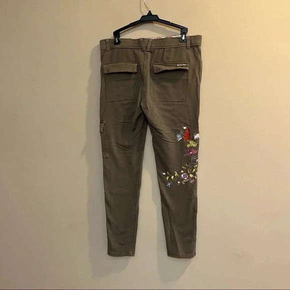MATILDA JANE Camp Scouts Honor Pants Size Large L Embroidered Stretch Green - Picture 9 of 9